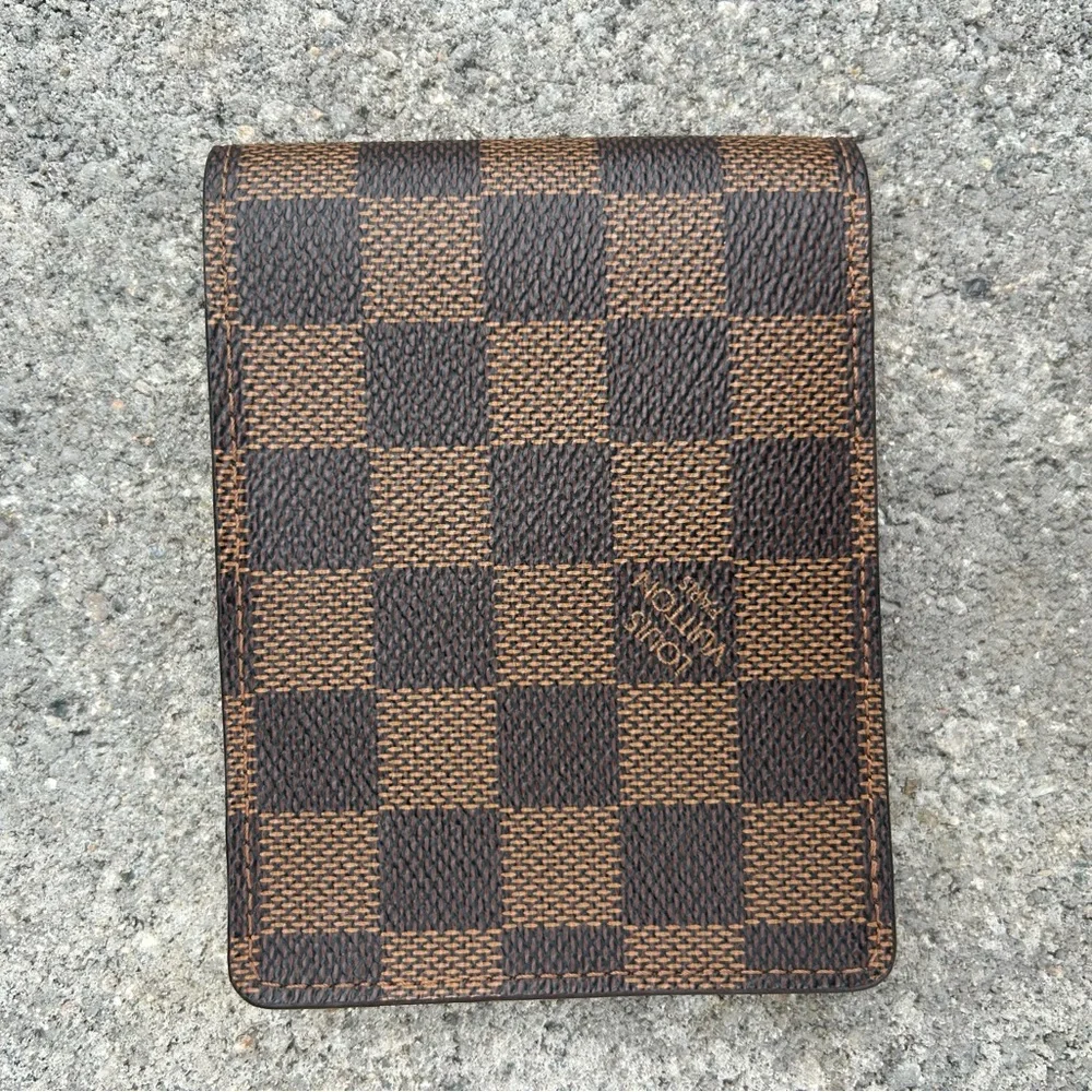 Louis Vuitton Men’s Wallet - Picture 3 of 8